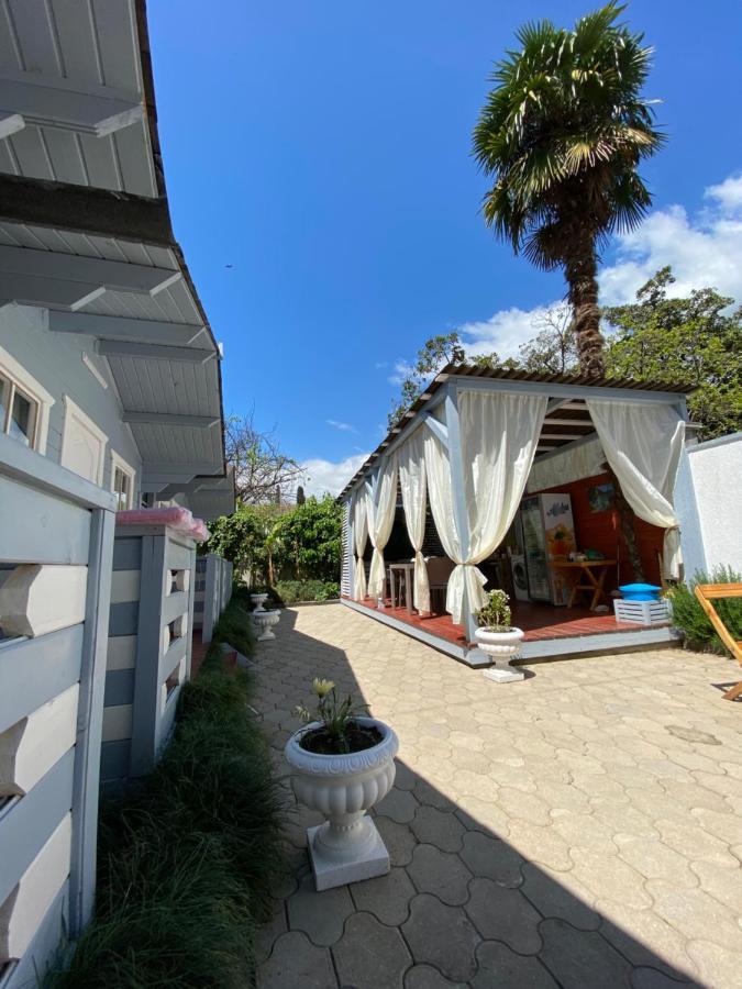 Эко Домики У Моря В Гаграх Gagra Exteriör bild